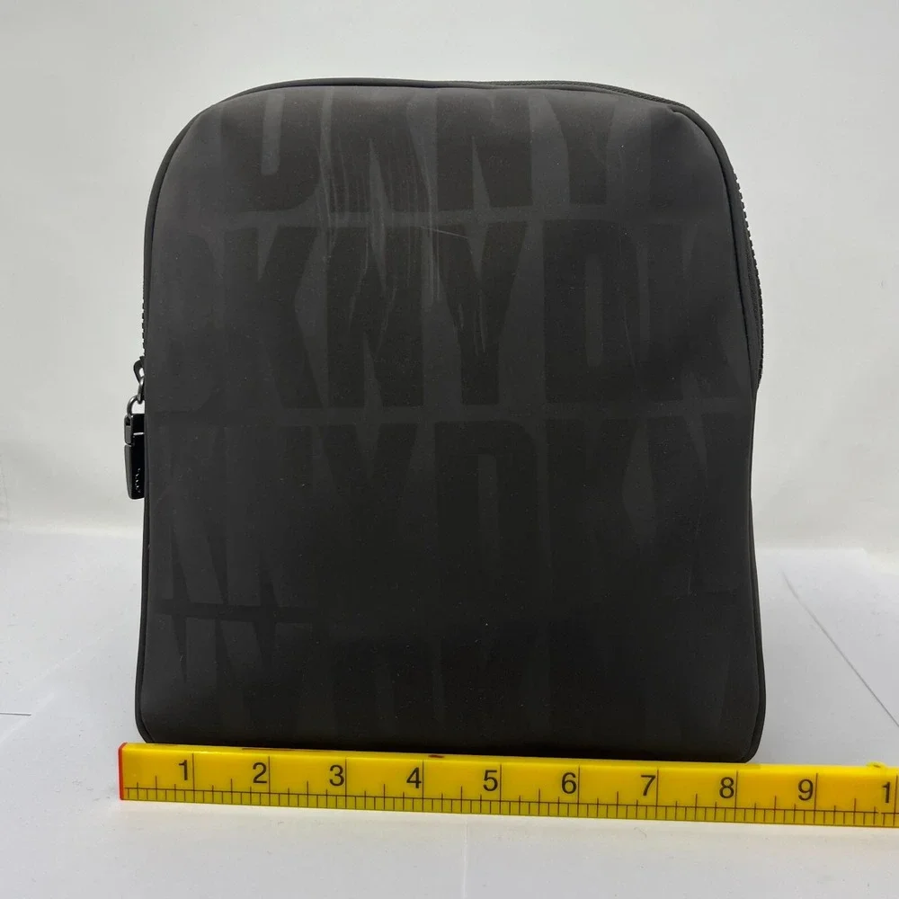 DKNY Women's Medium Backpack Classic Black VTG NWT‎